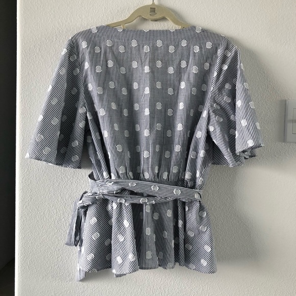 LOFT Blue & White Short Sleeve Wrap Blouse Size M - Picture 3 of 7